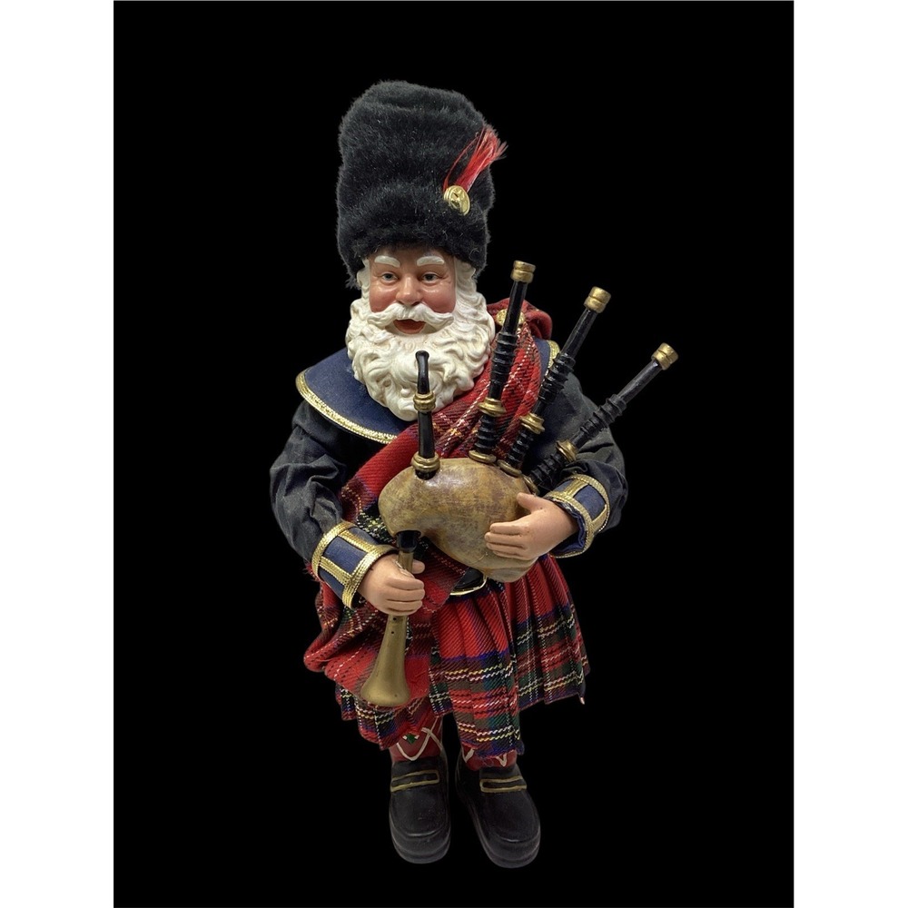 Vtg CLOTHTIQUE POSSIBLE DREAMS? Scottish Santa w/Bagpipes CHRISTMAS PIPER 11"